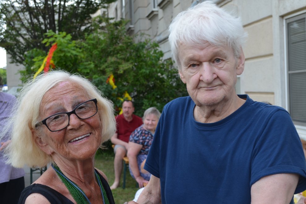 Mann und Frau tanzend